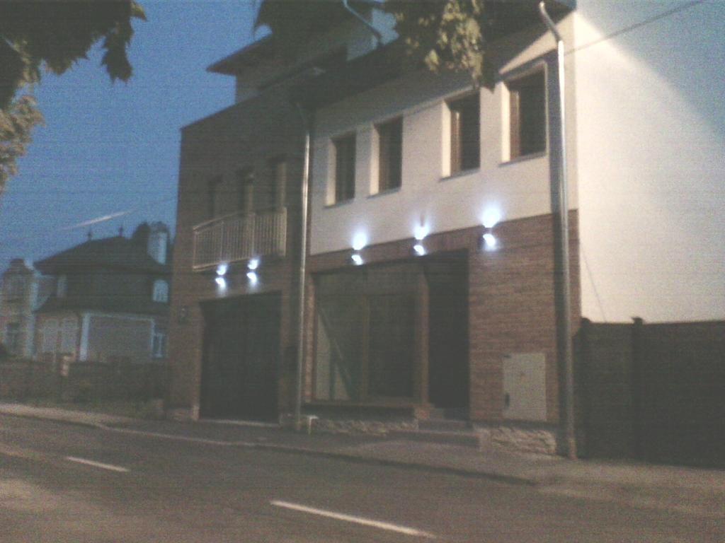 Bastya Apartmanhaz Sarvar Luaran gambar