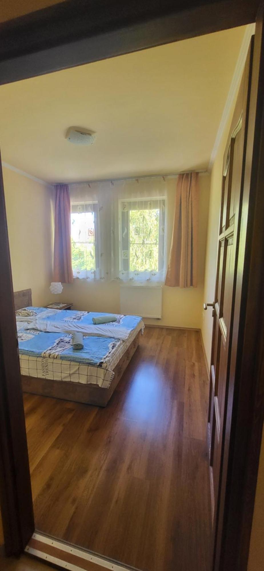 Bastya Apartmanhaz Sarvar Luaran gambar