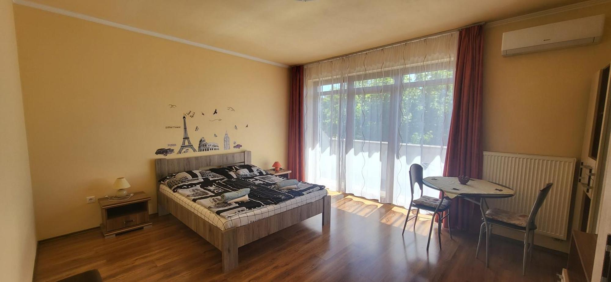 Bastya Apartmanhaz Sarvar Luaran gambar
