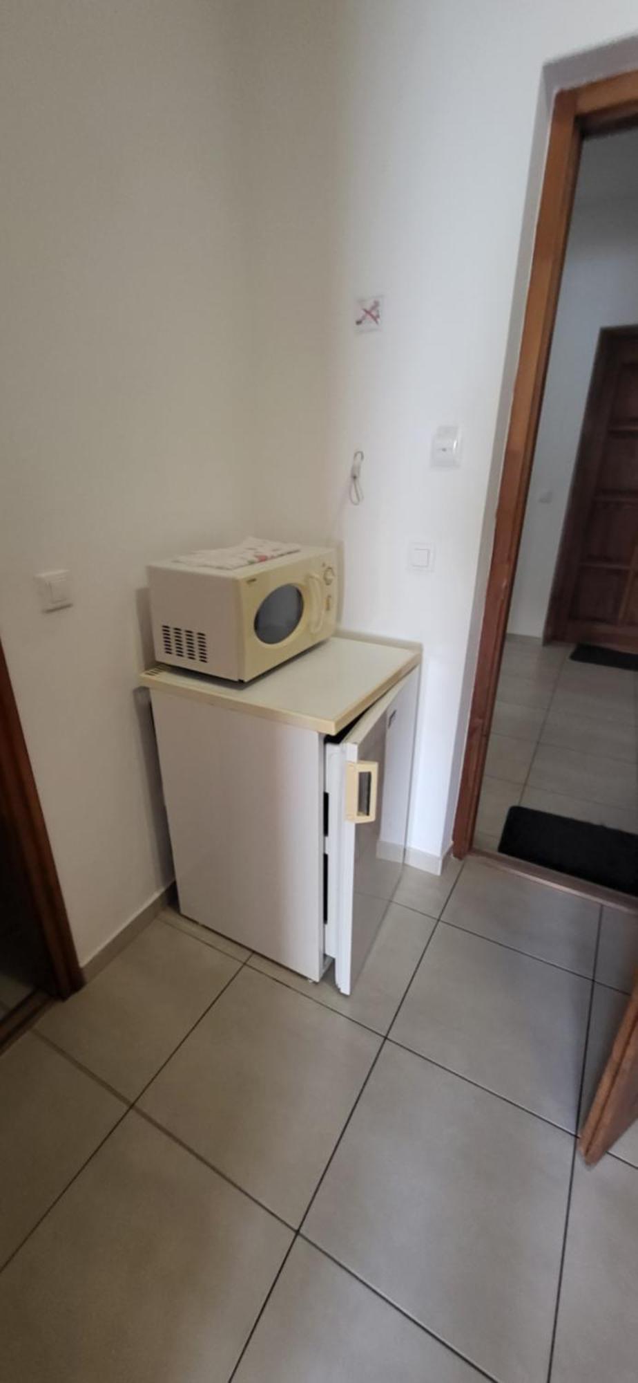 Bastya Apartmanhaz Sarvar Bilik gambar