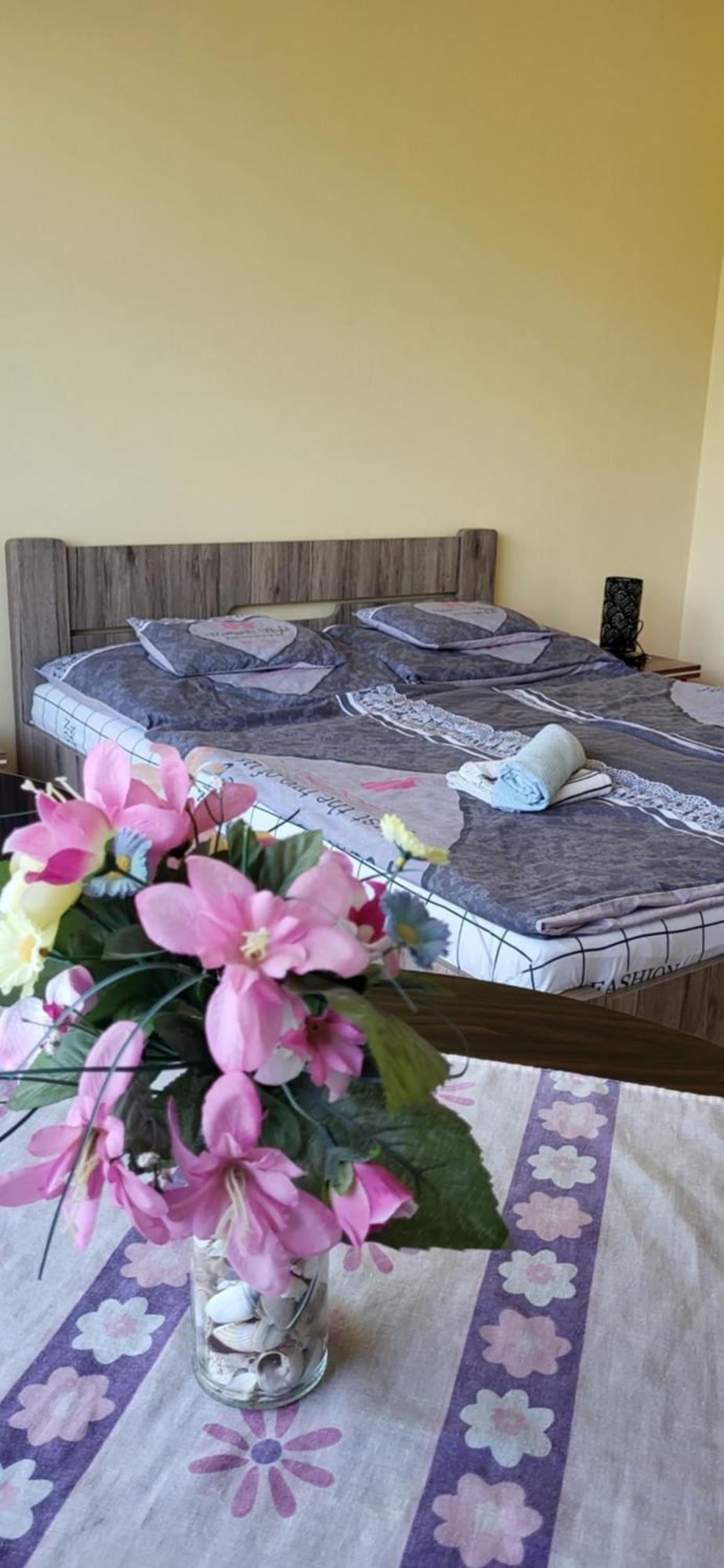 Bastya Apartmanhaz Sarvar Luaran gambar