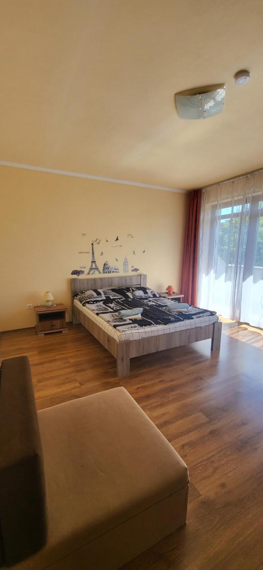 Bastya Apartmanhaz Sarvar Luaran gambar