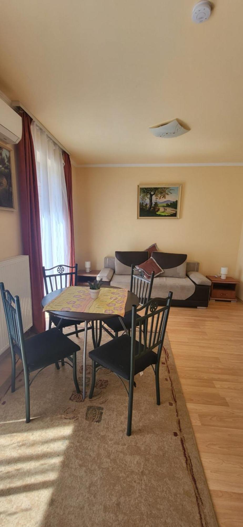 Bastya Apartmanhaz Sarvar Luaran gambar