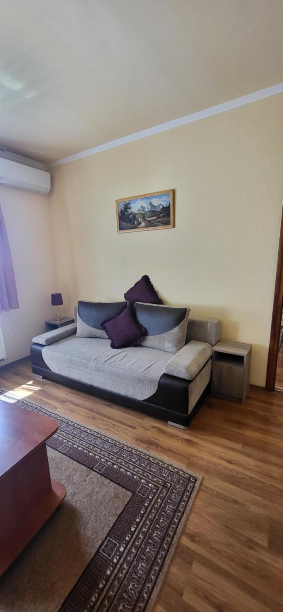 Bastya Apartmanhaz Sarvar Luaran gambar
